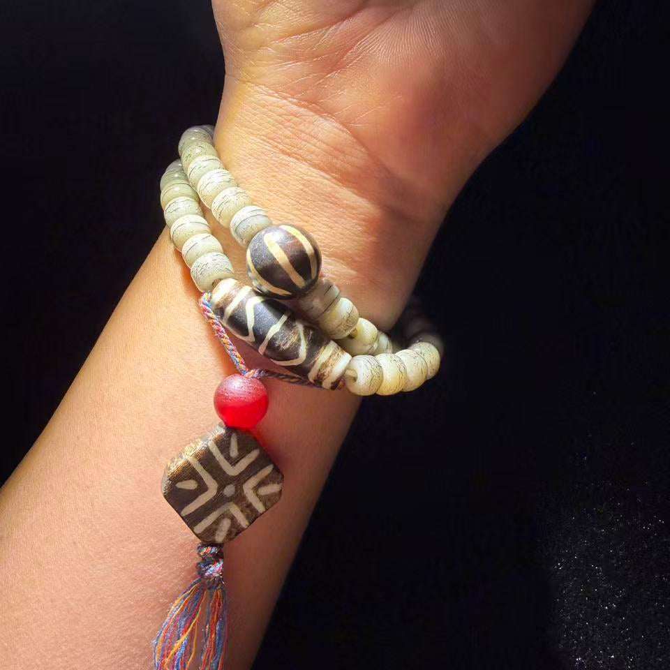 Tibetan Amulets – Hand-painted & Handcrafted. Dzi Bead Necklaces & Bracelets, Thangka, Sacred Symbols, Natural Gemstones. Lucky Charms, Blessed Items, Energy Purification, Vintage Collectibles.