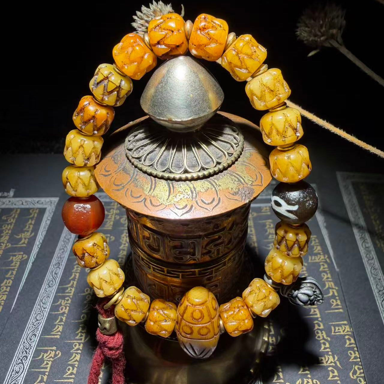 Tibetan Amulets – Hand-painted & Handcrafted. Dzi Bead Necklaces & Bracelets, Thangka, Sacred Symbols, Natural Gemstones. Lucky Charms, Blessed Items, Energy Purification, Vintage Collectibles.