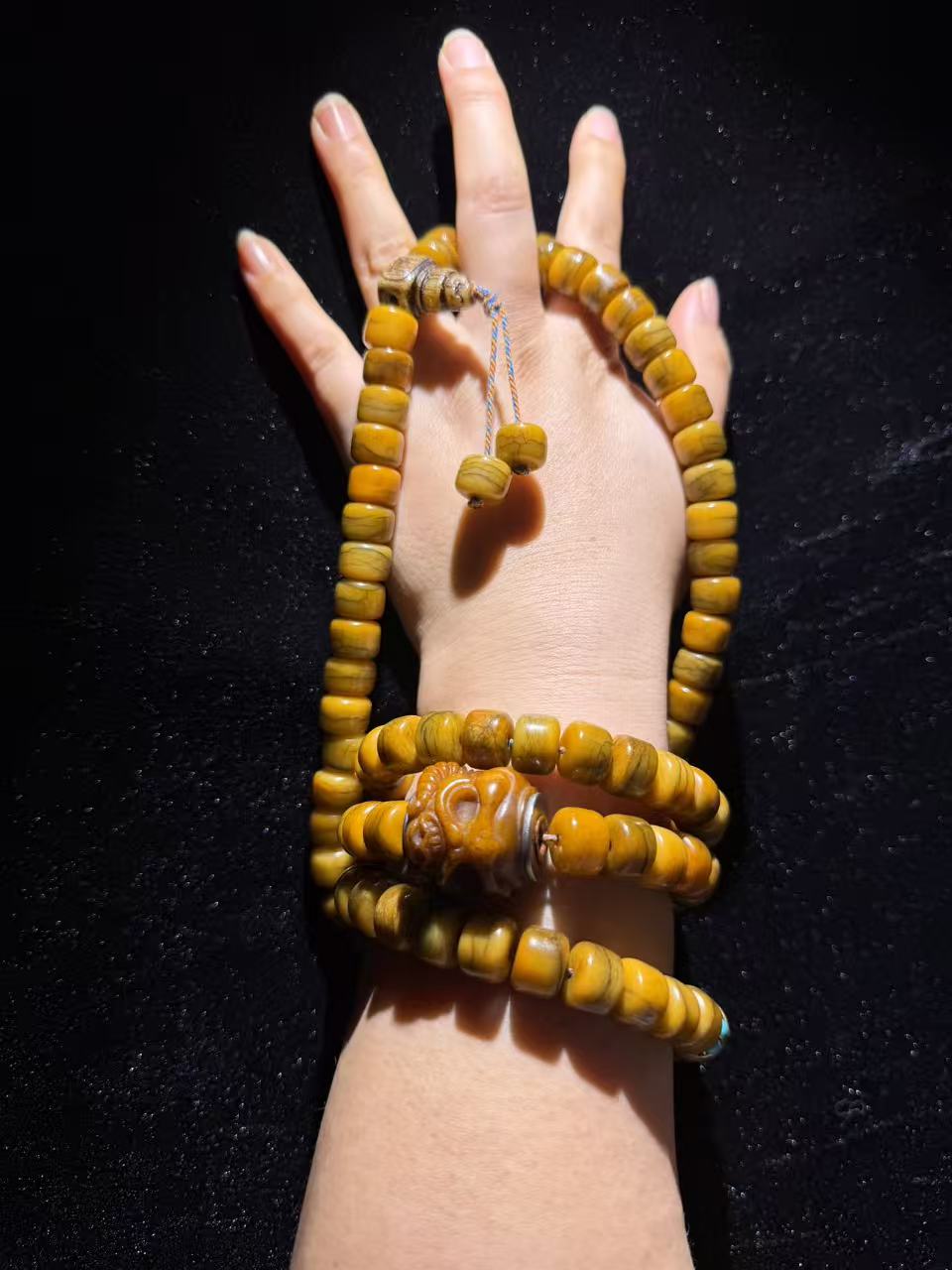 Tibetan Amulets – Hand-painted & Handcrafted. Dzi Bead Necklaces & Bracelets, Thangka, Sacred Symbols, Natural Gemstones. Lucky Charms, Blessed Items, Energy Purification, Vintage Collectibles.