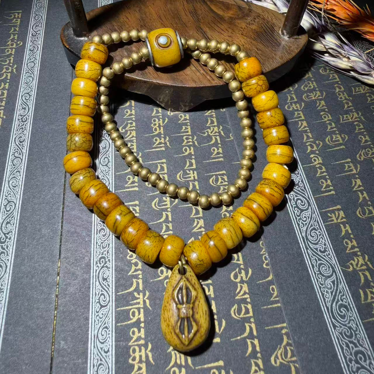 Tibetan Amulets – Hand-painted & Handcrafted. Dzi Bead Necklaces & Bracelets, Thangka, Sacred Symbols, Natural Gemstones. Lucky Charms, Blessed Items, Energy Purification, Vintage Collectibles.