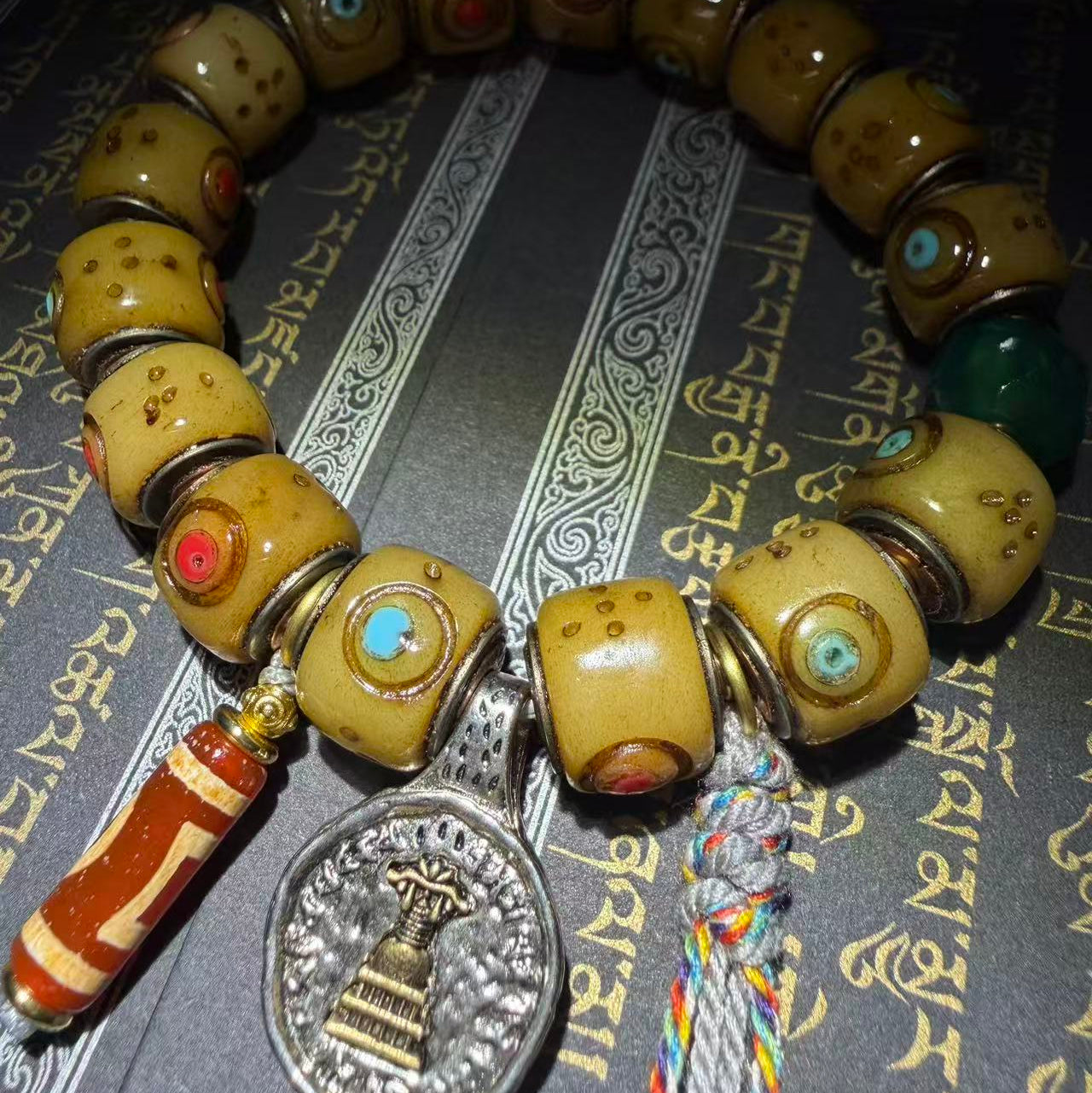 Tibetan Amulets – Hand-painted & Handcrafted. Dzi Bead Necklaces & Bracelets, Thangka, Sacred Symbols, Natural Gemstones. Lucky Charms, Blessed Items, Energy Purification, Vintage Collectibles.