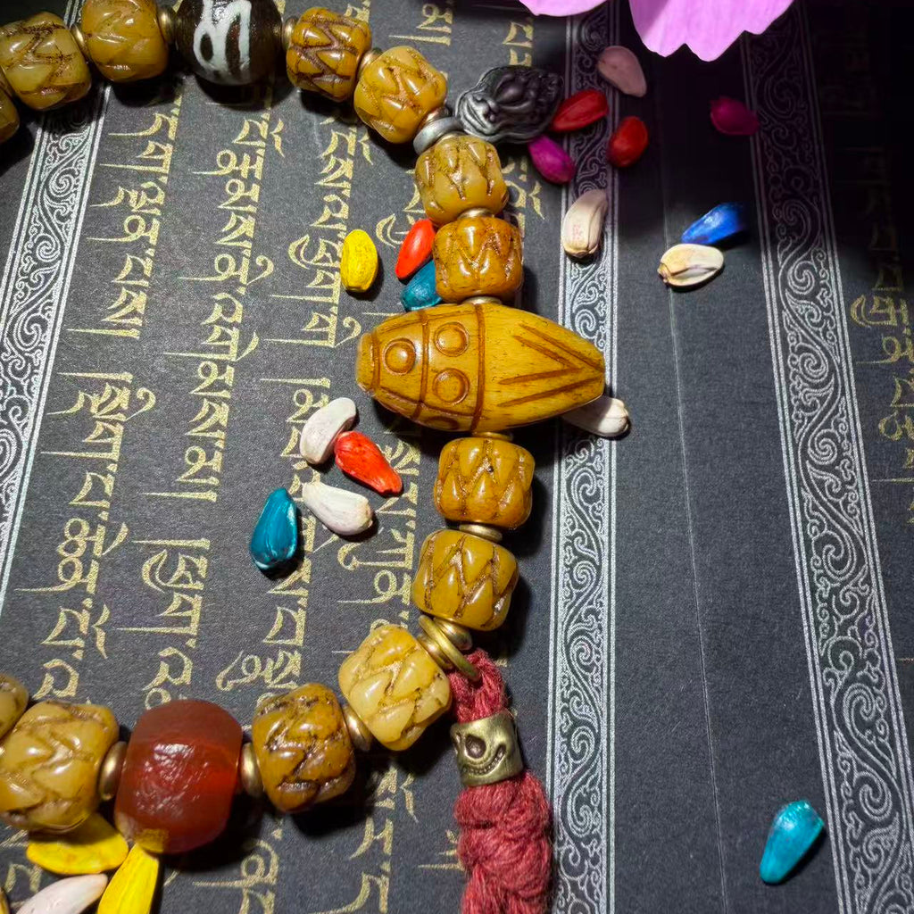 Tibetan Amulets – Hand-painted & Handcrafted. Dzi Bead Necklaces & Bracelets, Thangka, Sacred Symbols, Natural Gemstones. Lucky Charms, Blessed Items, Energy Purification, Vintage Collectibles.