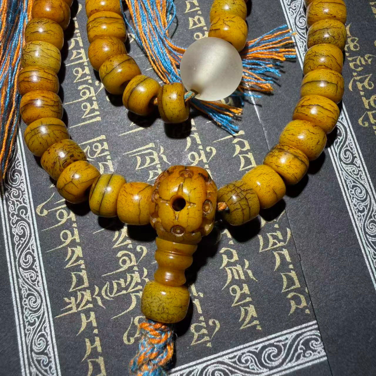 Tibetan Amulets – Hand-painted & Handcrafted. Dzi Bead Necklaces & Bracelets, Thangka, Sacred Symbols, Natural Gemstones. Lucky Charms, Blessed Items, Energy Purification, Vintage Collectibles.