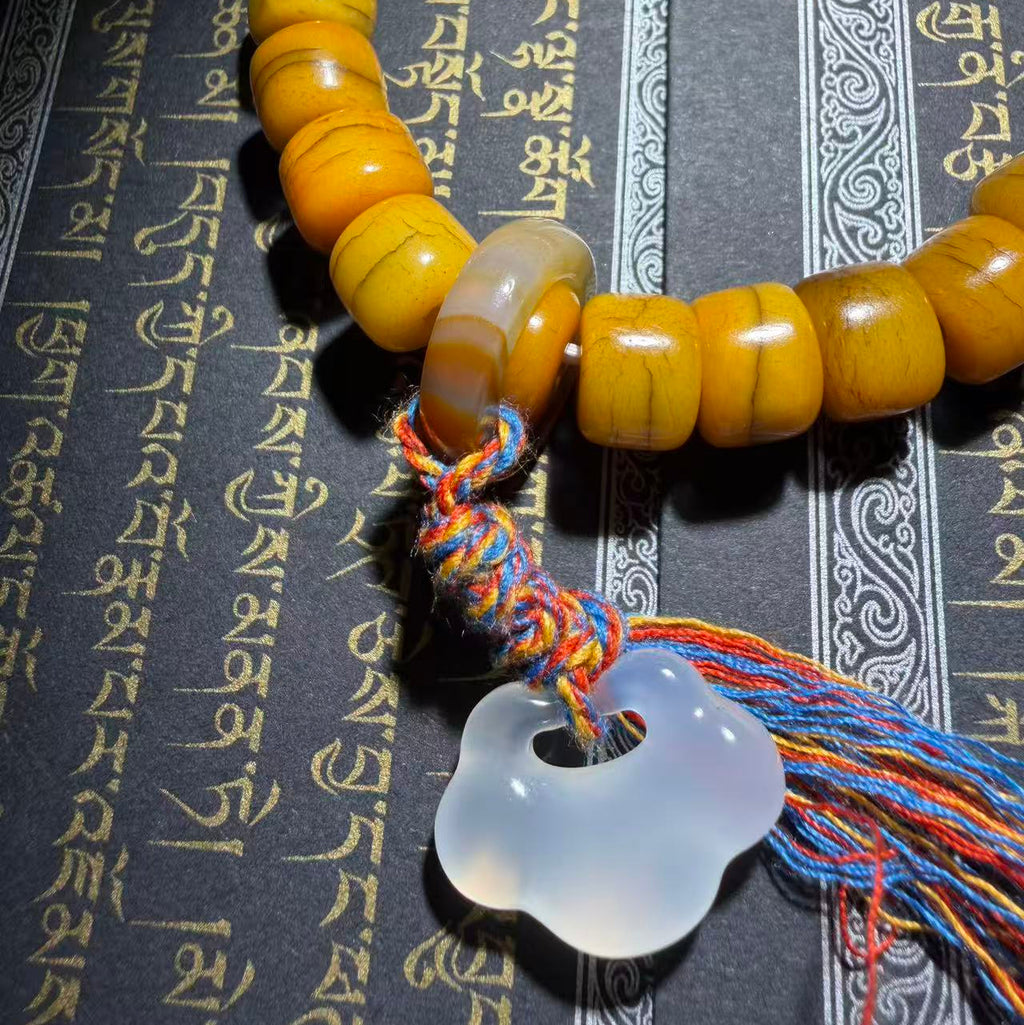 Tibetan Amulets – Hand-painted & Handcrafted. Dzi Bead Necklaces & Bracelets, Thangka, Sacred Symbols, Natural Gemstones. Lucky Charms, Blessed Items, Energy Purification, Vintage Collectibles.
