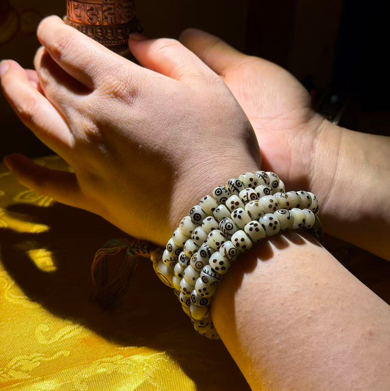 Tibetan Amulets – Hand-painted & Handcrafted. Dzi Bead Necklaces & Bracelets, Thangka, Sacred Symbols, Natural Gemstones. Lucky Charms, Blessed Items, Energy Purification, Vintage Collectibles.