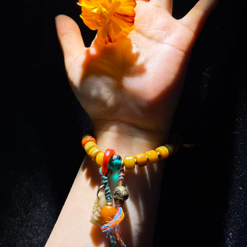 Tibetan Amulets – Hand-painted & Handcrafted. Dzi Bead Necklaces & Bracelets, Thangka, Sacred Symbols, Natural Gemstones. Lucky Charms, Blessed Items, Energy Purification, Vintage Collectibles.