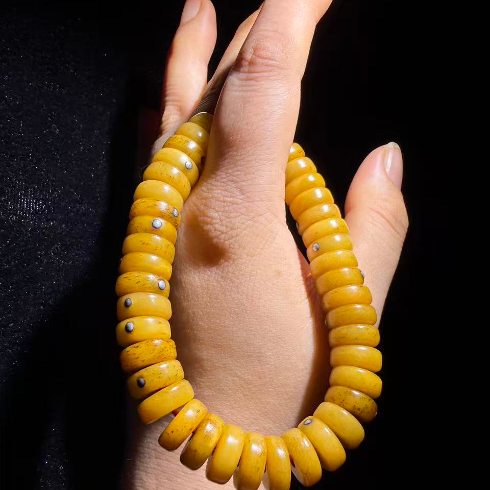 Tibetan Amulets – Hand-painted & Handcrafted. Dzi Bead Necklaces & Bracelets, Thangka, Sacred Symbols, Natural Gemstones. Lucky Charms, Blessed Items, Energy Purification, Vintage Collectibles.