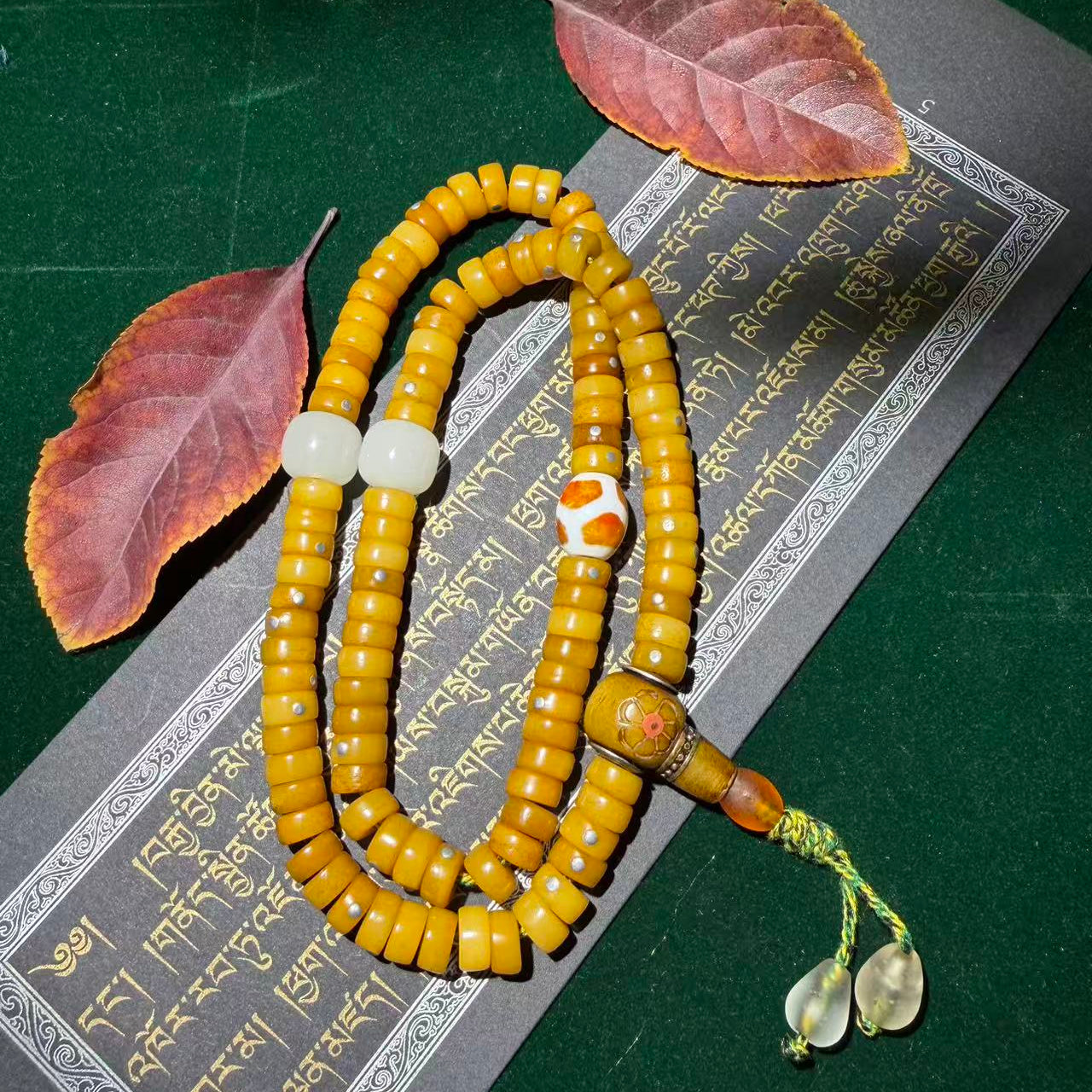 Tibetan Amulets – Hand-painted & Handcrafted. Dzi Bead Necklaces & Bracelets, Thangka, Sacred Symbols, Natural Gemstones. Lucky Charms, Blessed Items, Energy Purification, Vintage Collectibles.