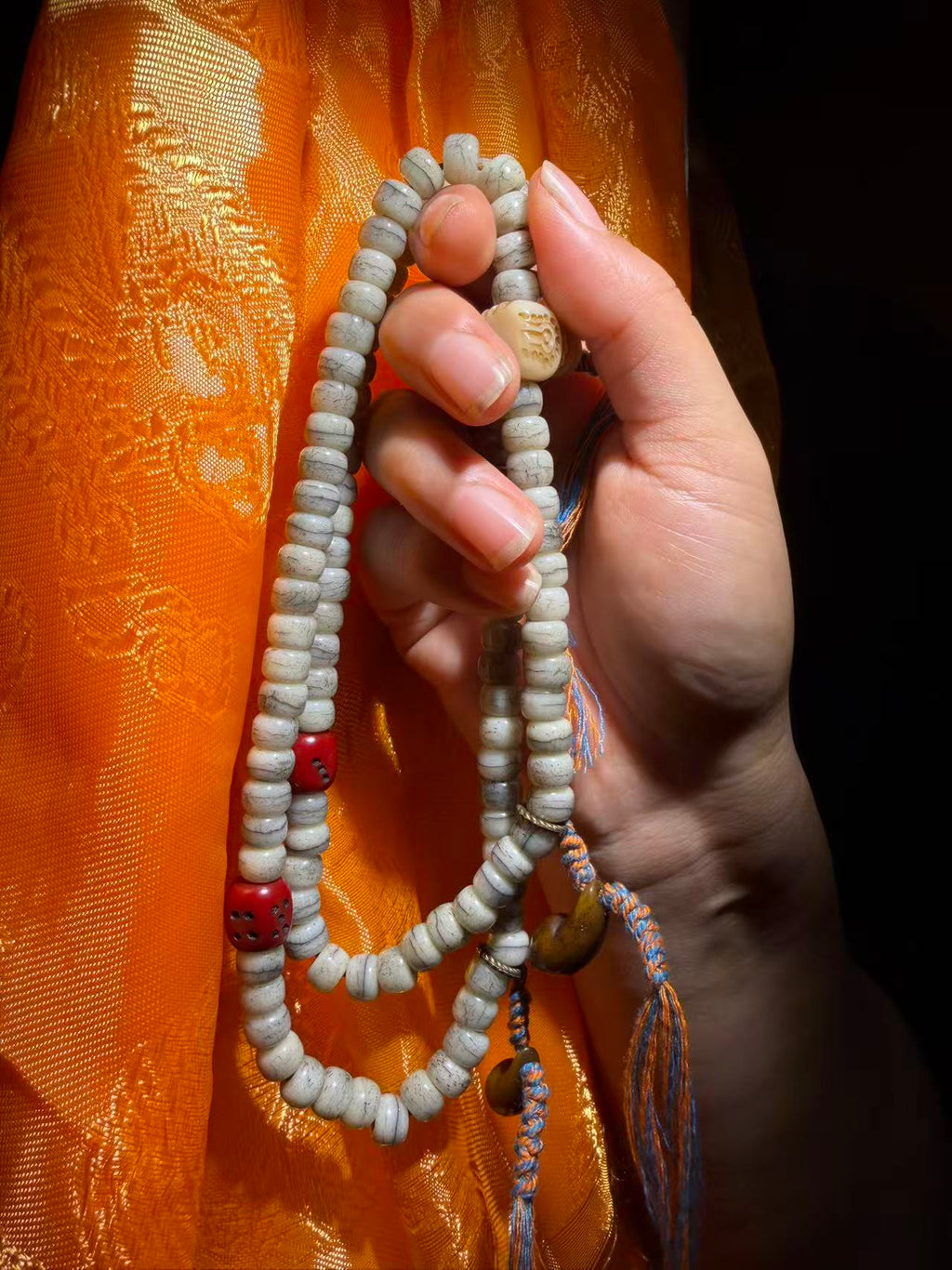 Tibetan Amulets – Hand-painted & Handcrafted. Dzi Bead Necklaces & Bracelets, Thangka, Sacred Symbols, Natural Gemstones. Lucky Charms, Blessed Items, Energy Purification, Vintage Collectibles.