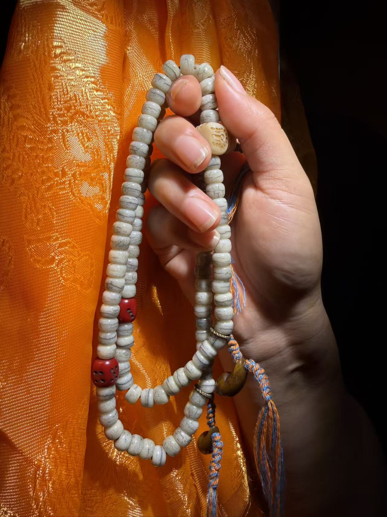 Tibetan Amulets – Hand-painted & Handcrafted. Dzi Bead Necklaces & Bracelets, Thangka, Sacred Symbols, Natural Gemstones. Lucky Charms, Blessed Items, Energy Purification, Vintage Collectibles.