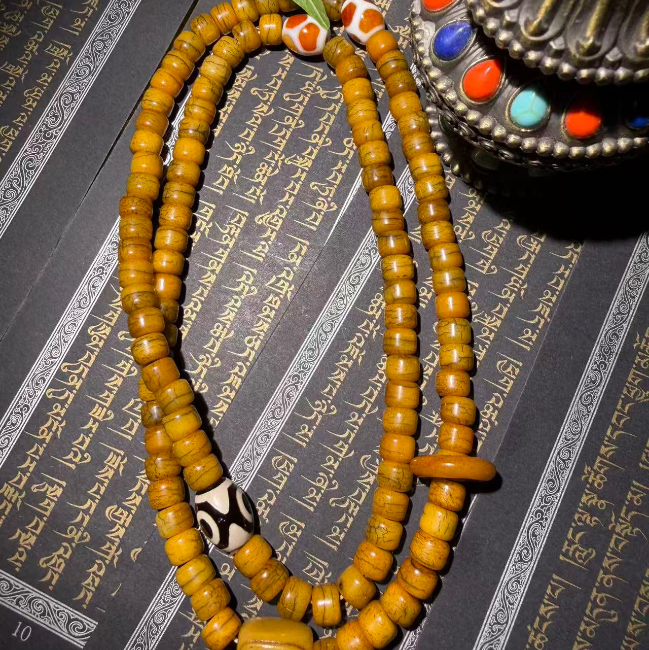 Tibetan Amulets – Hand-painted & Handcrafted. Dzi Bead Necklaces & Bracelets, Thangka, Sacred Symbols, Natural Gemstones. Lucky Charms, Blessed Items, Energy Purification, Vintage Collectibles.