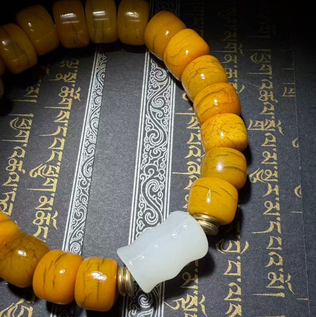 Tibetan Amulets – Hand-painted & Handcrafted. Dzi Bead Necklaces & Bracelets, Thangka, Sacred Symbols, Natural Gemstones. Lucky Charms, Blessed Items, Energy Purification, Vintage Collectibles.