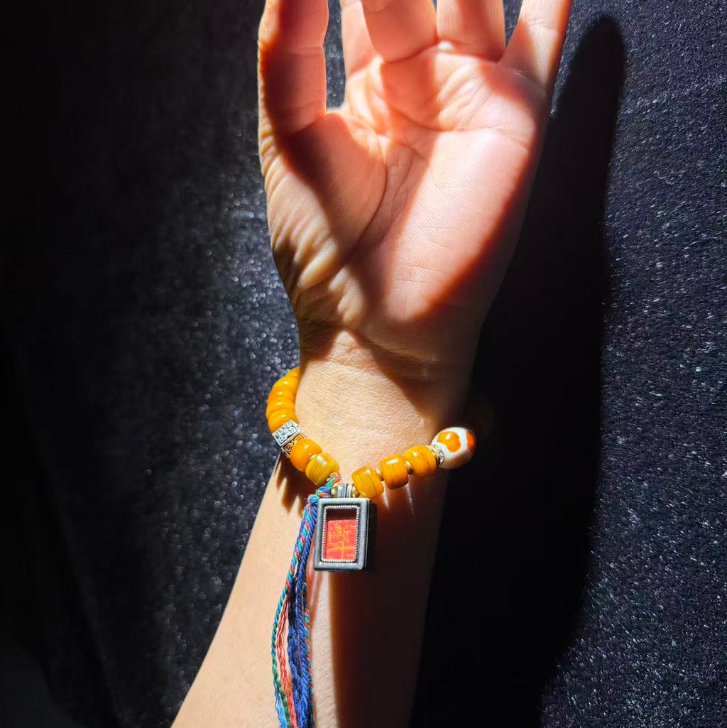 Tibetan Amulets – Hand-painted & Handcrafted. Dzi Bead Necklaces & Bracelets, Thangka, Sacred Symbols, Natural Gemstones. Lucky Charms, Blessed Items, Energy Purification, Vintage Collectibles.