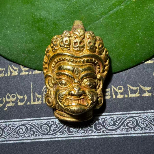 Tibetan amulets – purely handmade. Dzi bead necklaces and bracelets, bangles, rings, Thangkas, sacred symbols, natural gemstones. Lucky charms, blessed items, energy purification items, vintage collectibles.