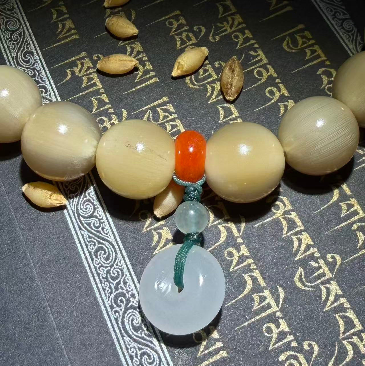 Tibetan Amulets – Hand-painted & Handcrafted. Dzi Bead Necklaces & Bracelets, Thangka, Sacred Symbols, Natural Gemstones. Lucky Charms, Blessed Items, Energy Purification, Vintage Collectibles.