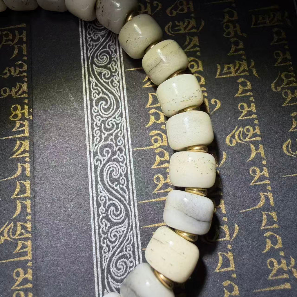 Tibetan Amulets – Hand-painted & Handcrafted. Dzi Bead Necklaces & Bracelets, Thangka, Sacred Symbols, Natural Gemstones. Lucky Charms, Blessed Items, Energy Purification, Vintage Collectibles.