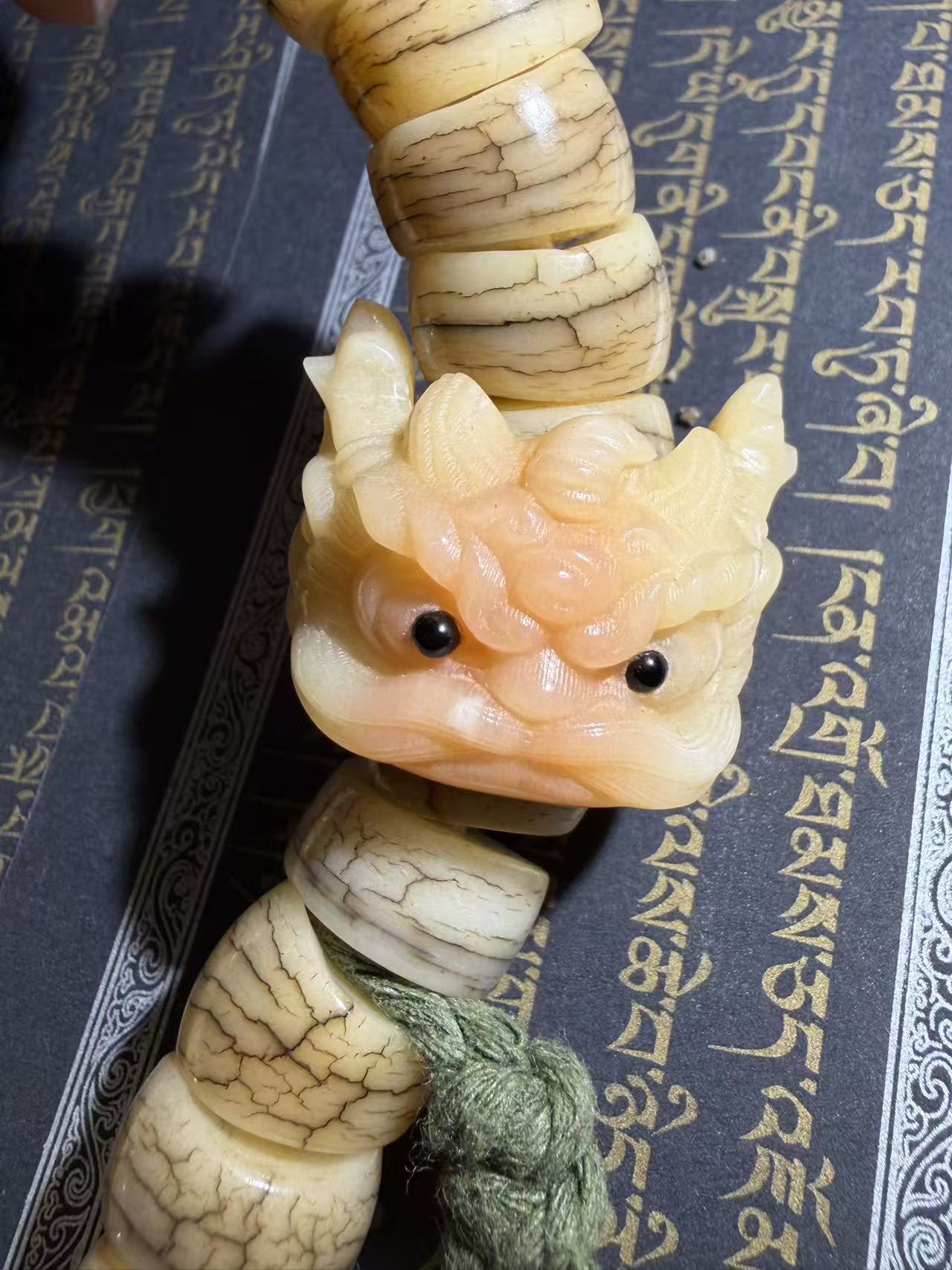 Tibetan Amulets – Hand-painted & Handcrafted. Dzi Bead Necklaces & Bracelets, Thangka, Sacred Symbols, Natural Gemstones. Lucky Charms, Blessed Items, Energy Purification, Vintage Collectibles.