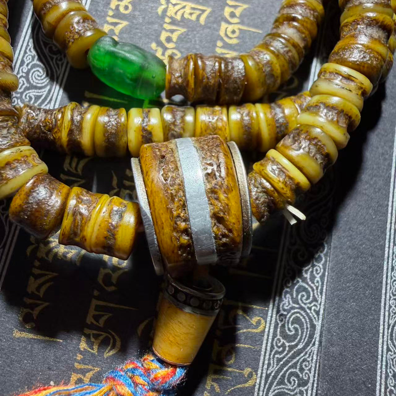 Tibetan Amulets – Hand-painted & Handcrafted. Dzi Bead Necklaces & Bracelets, Thangka, Sacred Symbols, Natural Gemstones. Lucky Charms, Blessed Items, Energy Purification, Vintage Collectibles.