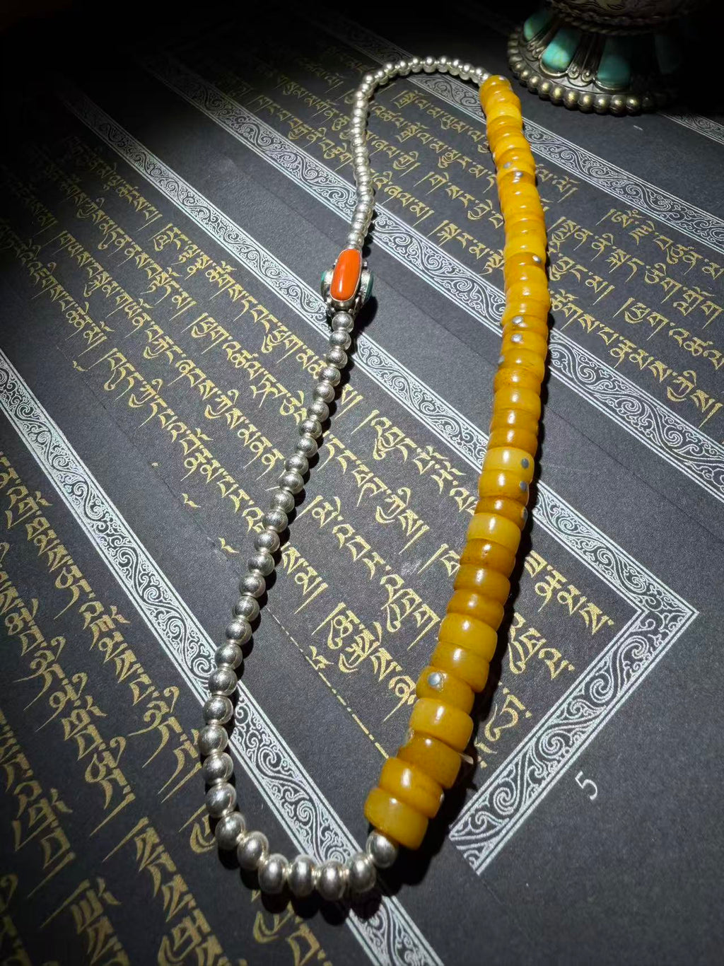 Tibetan Amulets – Hand-painted & Handcrafted. Dzi Bead Necklaces & Bracelets, Thangka, Sacred Symbols, Natural Gemstones. Lucky Charms, Blessed Items, Energy Purification, Vintage Collectibles.