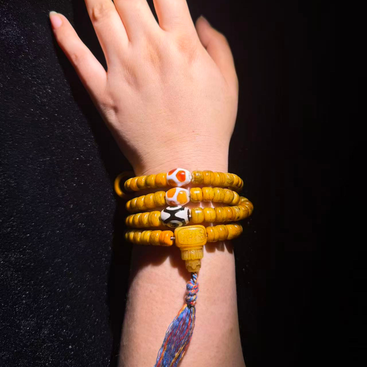 Tibetan Amulets – Hand-painted & Handcrafted. Dzi Bead Necklaces & Bracelets, Thangka, Sacred Symbols, Natural Gemstones. Lucky Charms, Blessed Items, Energy Purification, Vintage Collectibles.