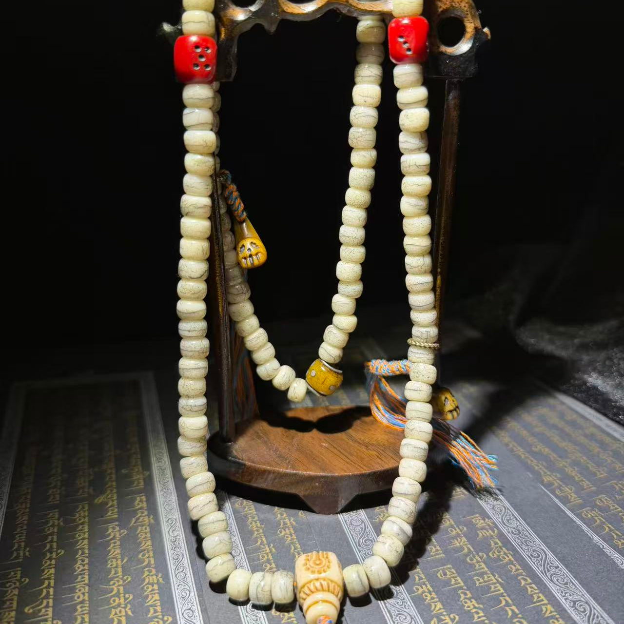 Tibetan Amulets – Hand-painted & Handcrafted. Dzi Bead Necklaces & Bracelets, Thangka, Sacred Symbols, Natural Gemstones. Lucky Charms, Blessed Items, Energy Purification, Vintage Collectibles.