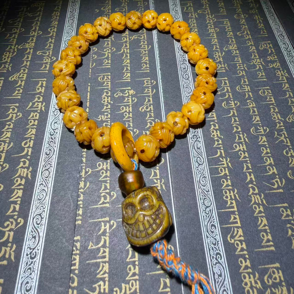 Tibetan Amulets – Hand-painted & Handcrafted. Dzi Bead Necklaces & Bracelets, Thangka, Sacred Symbols, Natural Gemstones. Lucky Charms, Blessed Items, Energy Purification, Vintage Collectibles.