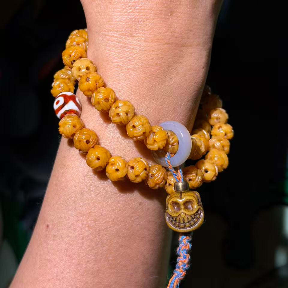 Tibetan Amulets – Hand-painted & Handcrafted. Dzi Bead Necklaces & Bracelets, Thangka, Sacred Symbols, Natural Gemstones. Lucky Charms, Blessed Items, Energy Purification, Vintage Collectibles.