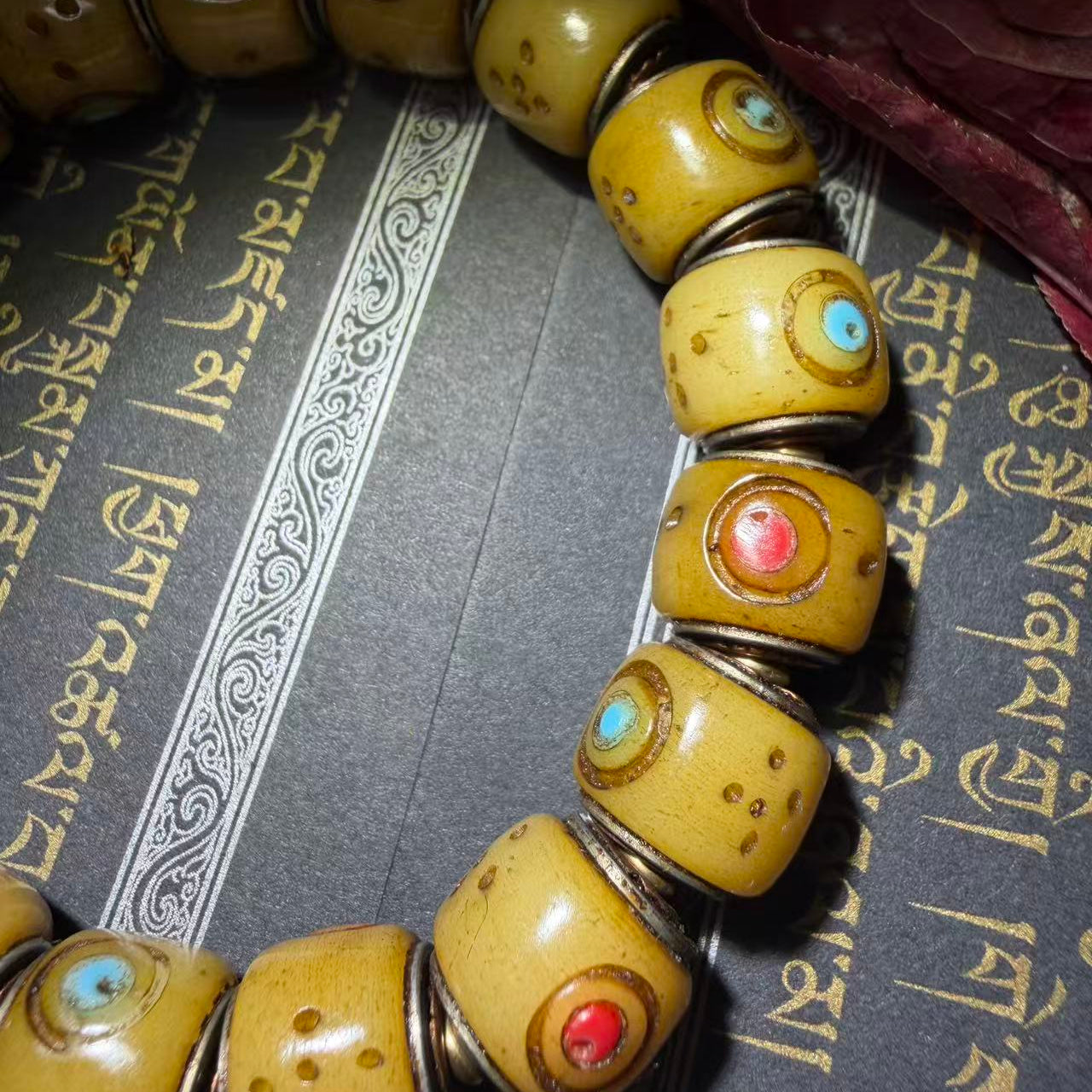 Tibetan Amulets – Hand-painted & Handcrafted. Dzi Bead Necklaces & Bracelets, Thangka, Sacred Symbols, Natural Gemstones. Lucky Charms, Blessed Items, Energy Purification, Vintage Collectibles.